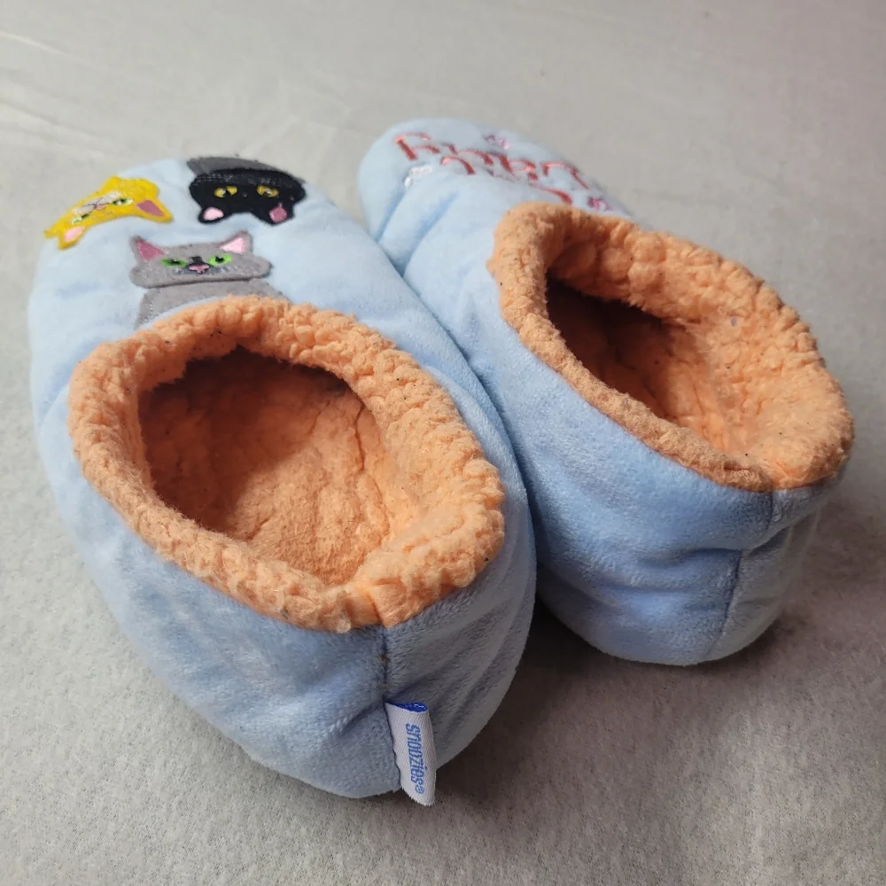 Snoozies Womens Cat Lady Slippers Non-Slip Size L (9-10)